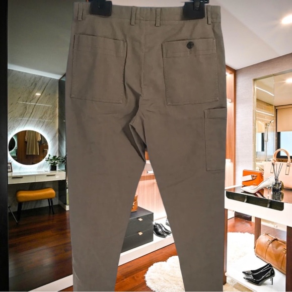 VINCE Men's Relaxed Stretch-Cotton Painter Pants- Size 32 (MSRP $345) inseam 28” - Picture 3 of 4